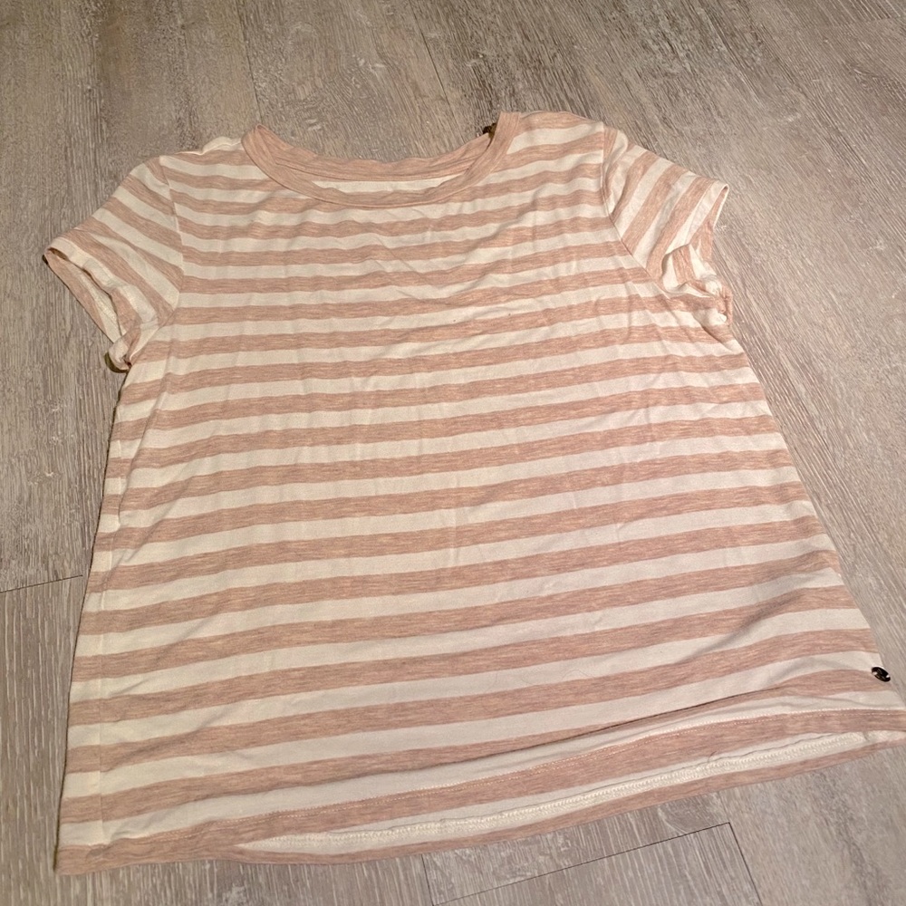 Aeo stripped t-shirt.